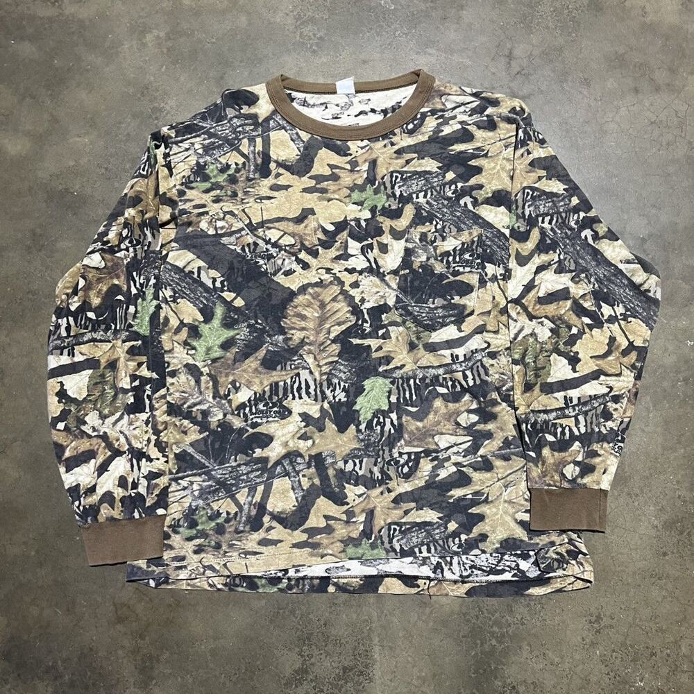 Vintage 90s Mossy Oak Camo Long Sleeve Pocket T-Shirt